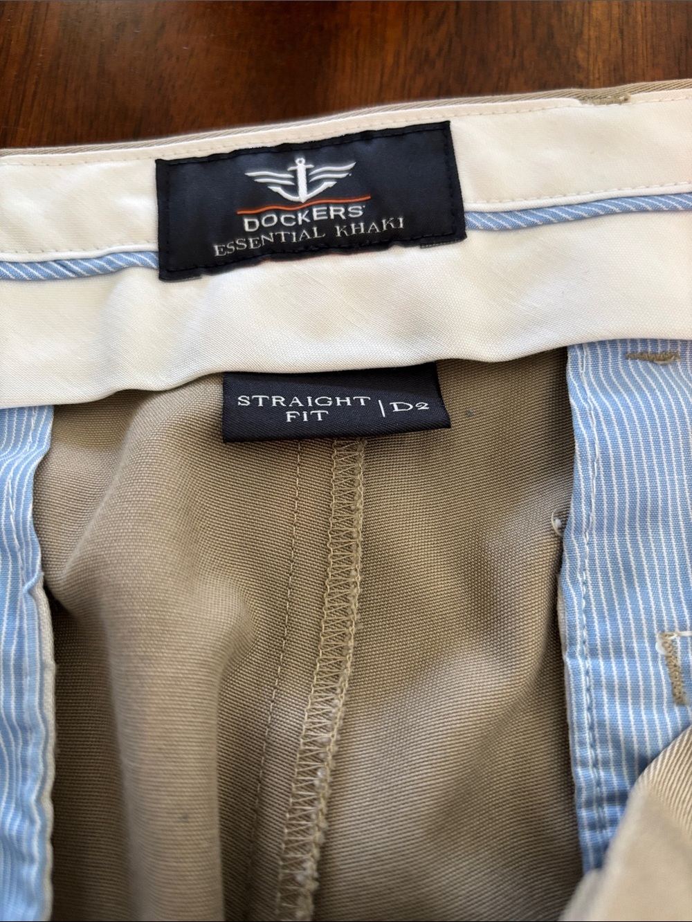 Dockers Men's Chinos in Navy and Khaki - Picture 5 of 10